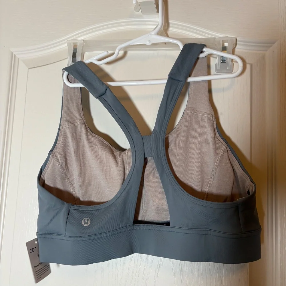 Lululemon Power Through Bra.  NWT SIZE 10 COLOR: BGIB (BELGIAN BLUE) - Picture 2 of 4